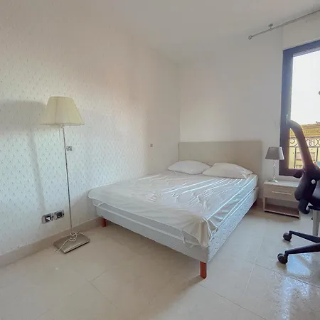 Lumineux Avec Box, Proche Plage,centre, Raphael