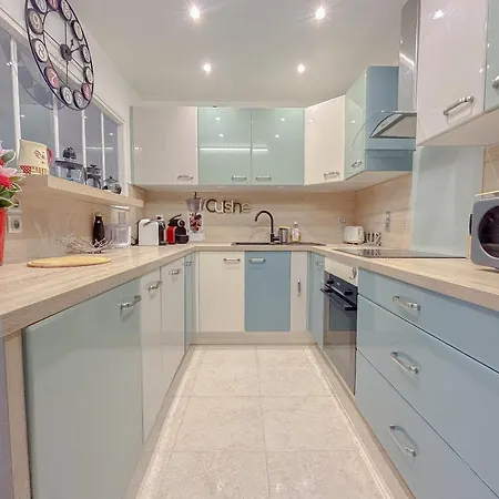 Lumineux Avec Box, Proche Plage,centre, Raphael * Saint-Raphaël